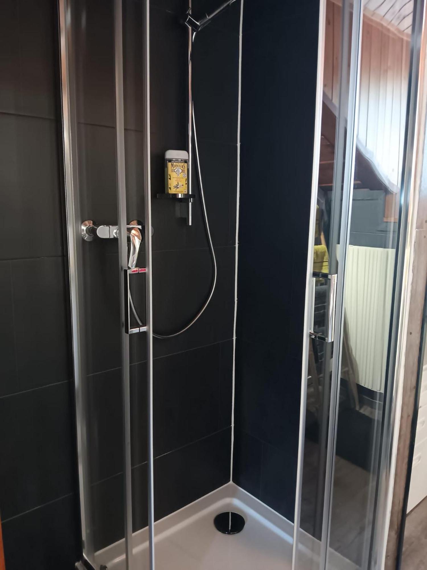 Harmony House Apartment Salvan Luaran gambar